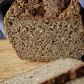 Glutenfrit vegansk rugbrød