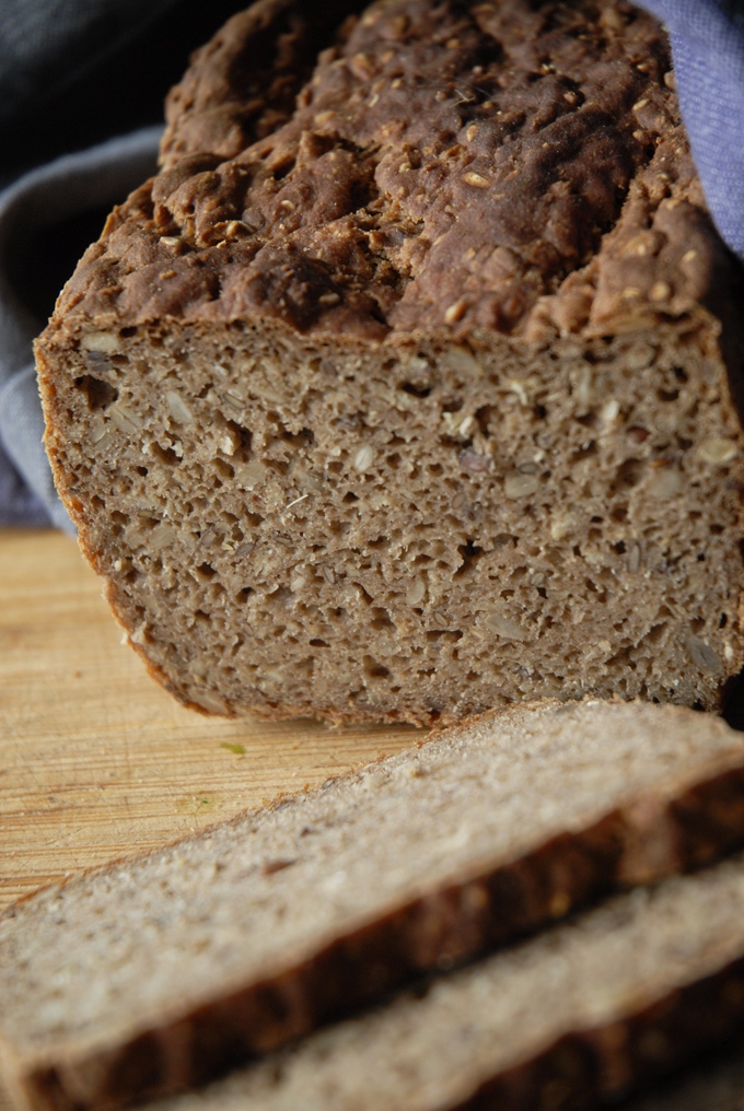 Glutenfrit vegansk rugbrød